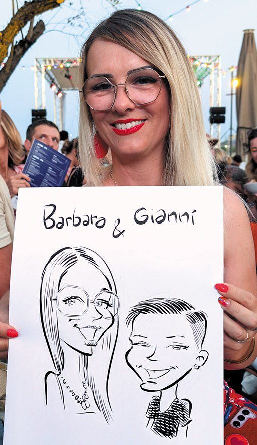 [Image d'une caricature d'une maman et son fils]