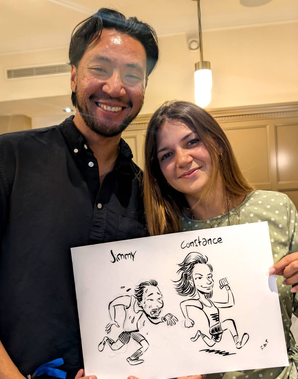 Caricature illustrée de coureurs, mise en scène réalisée en direct à Paris