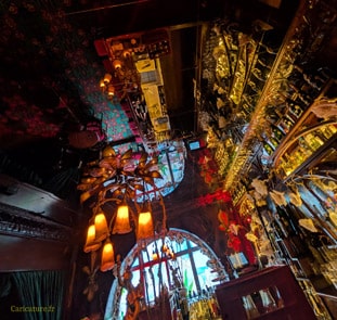 Le plafond du bar de Maxim's